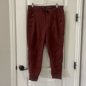 Athleta Trekkie joggers size 12. Dark rust/maroon. EUC